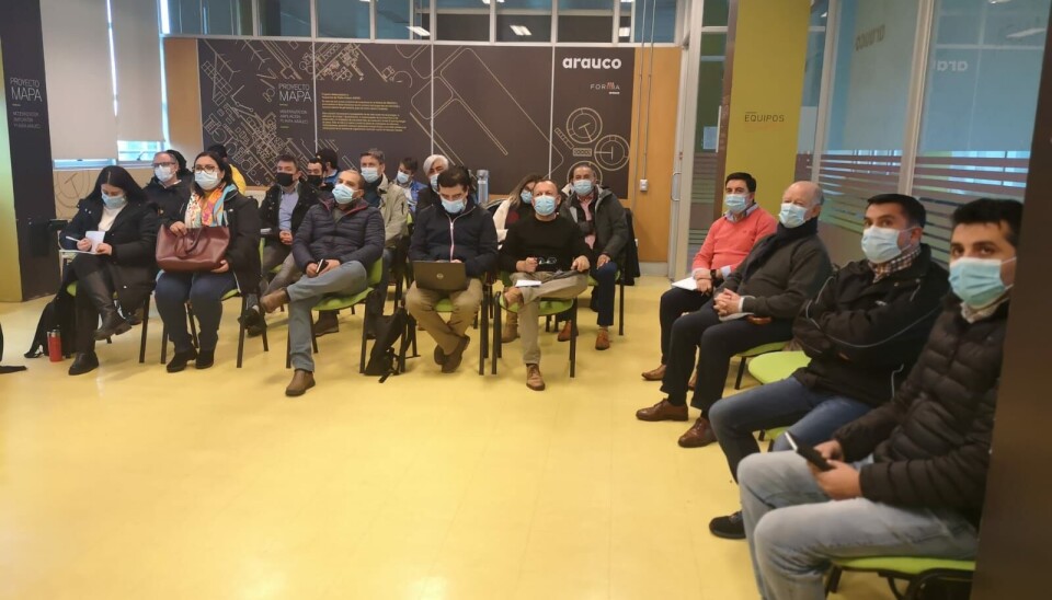 Representantes de la cadena logística en el encuentro.
