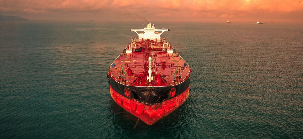 Cambios reglamentarios facilitarían la transición al uso de combustibles más limpios en la industria marítima.