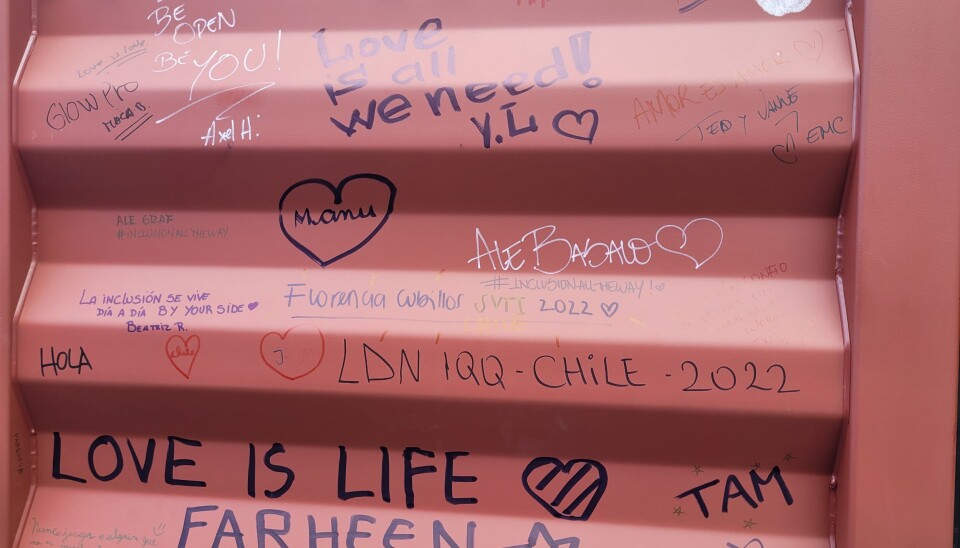 Algunos mensajes dejados por las personas en el container.