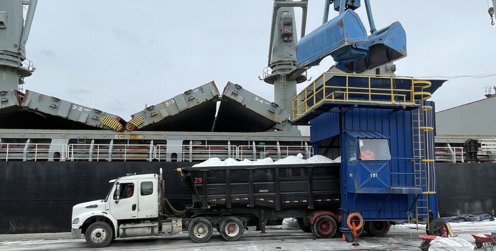 La descarga de fertilizantes pasaría a ser una de las prioridades según lo que determine el proyecto de ley que está en el Senado.