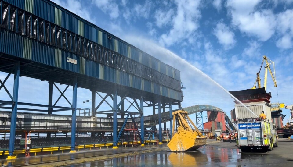 La imagen muestra parte del simulacro de incendio que se efectuó el martes en Puerto Ventanas.
