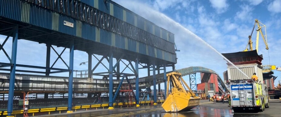 Denuncian contaminación tras incendio que afectó a Puerto Mejillones