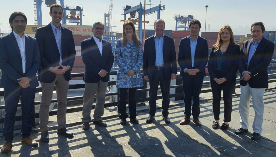 Representantes de distintos sectores coordinan el inicio de la temporada de la fruta en Valparaíso.