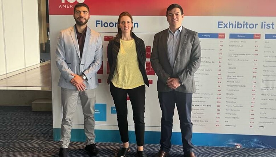 De izquierda a derecha aparecen David Valdivia, Supervisor de Confiabilidad; Laura Chiuminatto, subgerente de Sostenibilidad y Raúl Guzmán, subgerente Comercial, todos de Terminal Pacífico Sur Valparaíso.