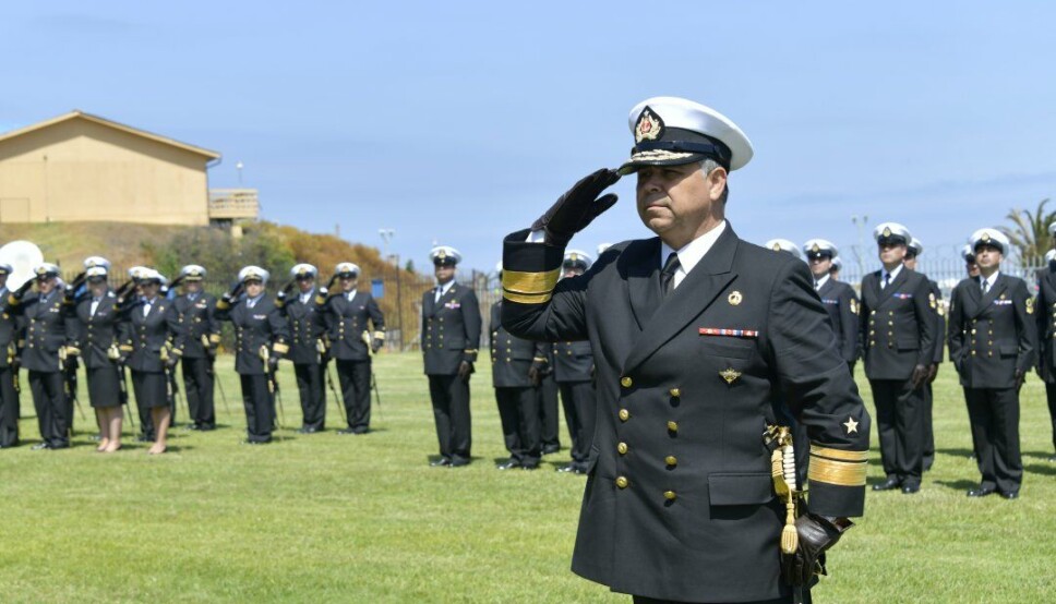 El Contraalmirante Fernando Cabrera al asumir el mando de la Dirección General del Territorio Marítimo y de Marina Mercante.