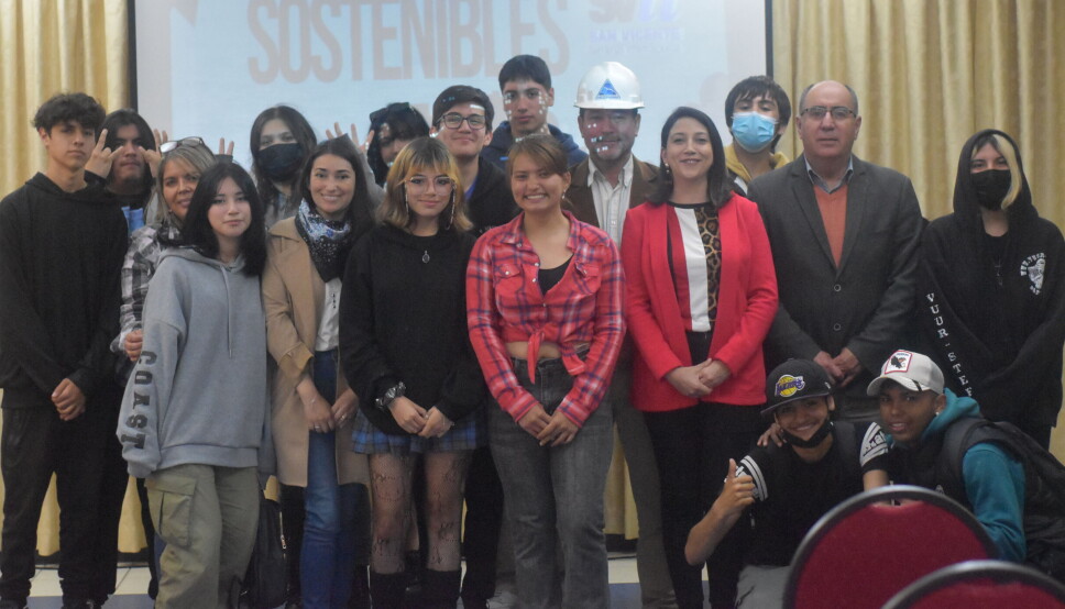 Los estudiantes desarrollaron propuestas para facilitar las faenas a los trabajadores del puerto y promover la inclusión.