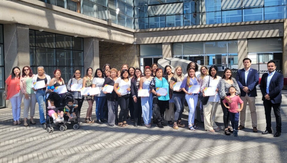 La iniciativa culminó con una ceremonia donde las protagonistas recibieron su certificado de acreditación por haber finalizado el curso de manera exitosa.