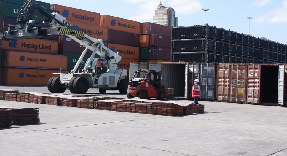 El Puerto de Antofagasta es uno de los destinos para la salida de los cátodos de cobre de Minera Escondida.
