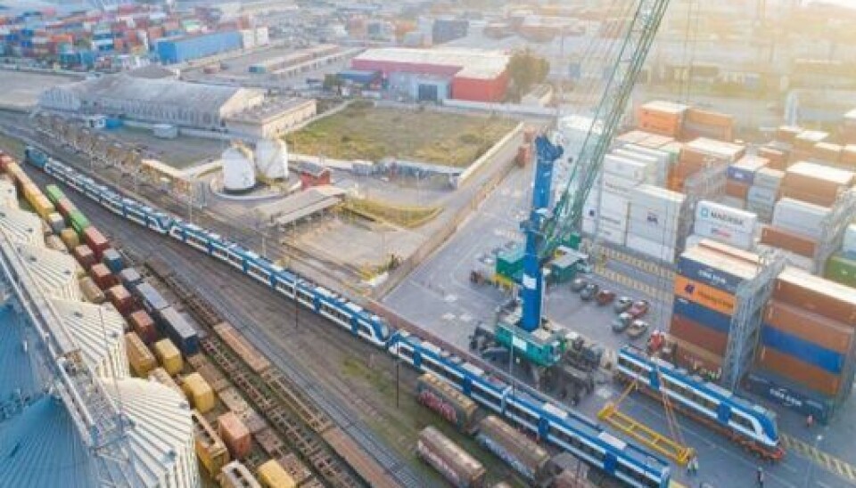 La infraestructura de EFE comprende 1.712,5 kilómetros de vía férrea disponibles desde la región de Valparaíso hasta Los Lagos, conectando la red a los principales puertos de la V y VIII Región.