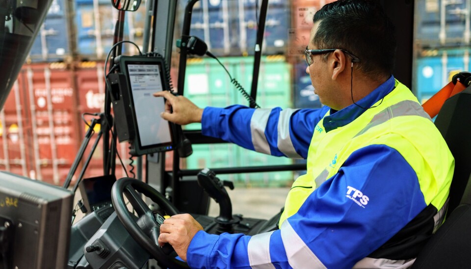 En la portuaria destacan la robustez y capacidad de los equipos portátiles que están en manos de sus operarios.