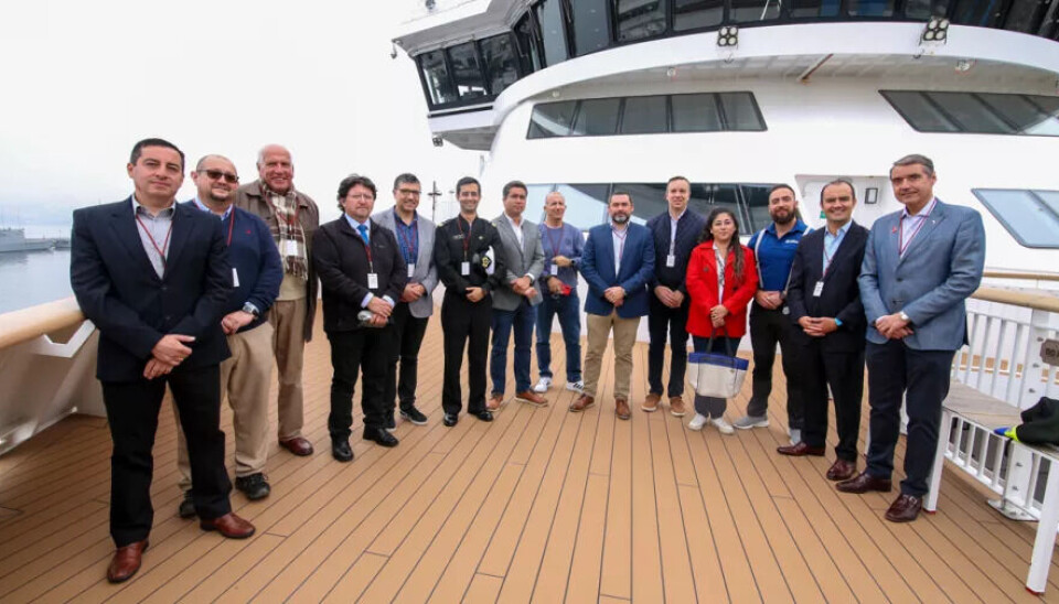 Autoridades del puerto y la comuna cerraron la temporada con una visita al crucero de expedición Roald Amundsen.