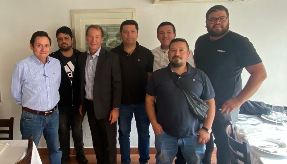 Dirigentes de los trabajadores portuarios junto a los representantes de Asoex en el encuentro que sostuvieron en Valparaíso.
