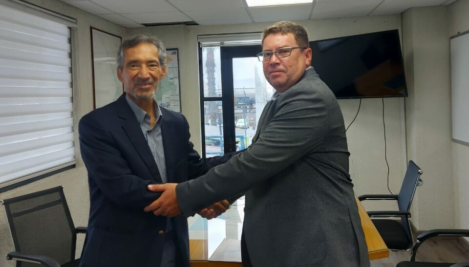 El Presidente del Directorio de Empresa Portuaria Arica, Mario Moya (a la izquierda), aparece en la foto junto al recién asumido gerente general de la empresa pública.