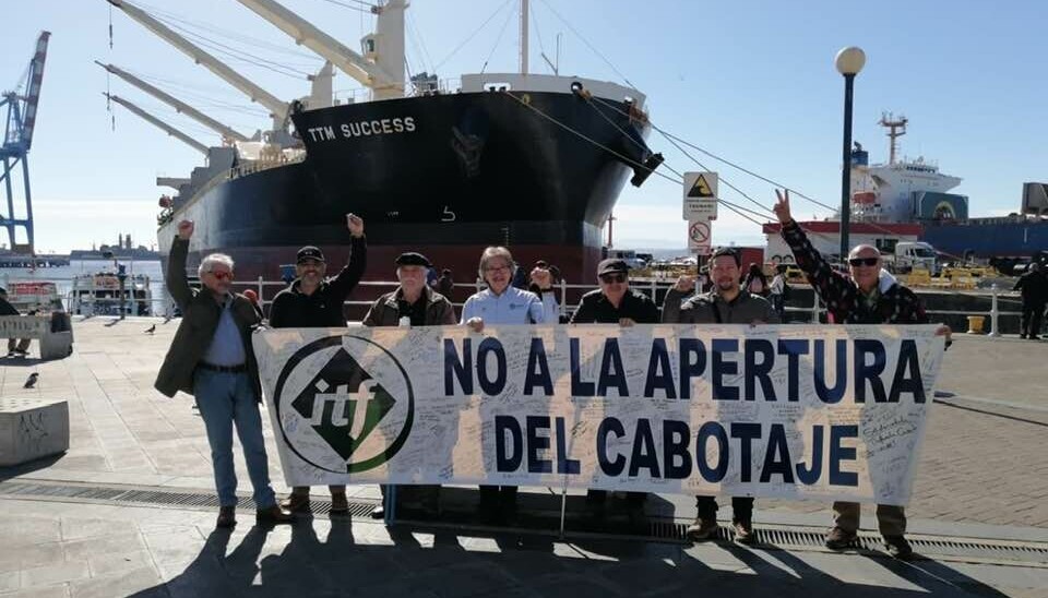 Con distintas miradas, organizaciones de trabajadores critican y defienden la propuesta de ley para permitir que en algunas circunstancias operen naves extranjeras en el cabotaje.