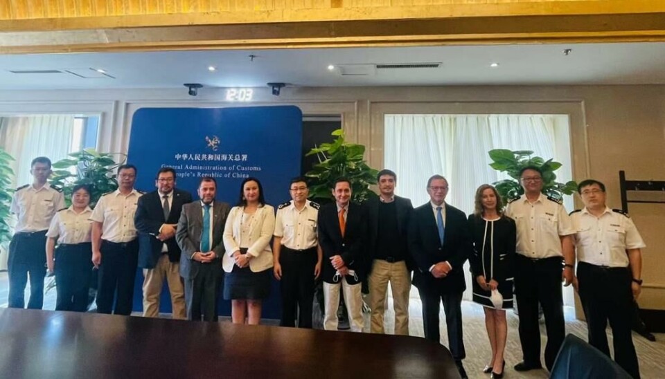 La delegación chilena también visitó el puerto de Shanghai, uno de los principales puntos de ingreso para la fruta chilena, donde conocieron los procesos de inspección de frutas y carnes.