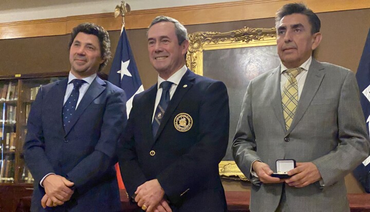 Franco Gandolfo de EPV, Almirante (r) Edmundo González, y Fernando Gajardo de Puerto San Antonio.