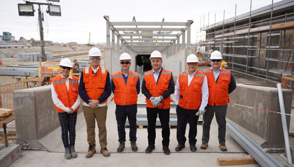 En la imagen se ve durante la visita al terminal a Macarena Vargas, Álvaro Arroyo (gerente general de CPM), Juan Alberto Ruiz, Carlos Alvarado (vicepresidente del directorio de CPM), Gamaliel Villalobos y Michael Gubbins (de la Vicepresidencia de Comercialización de Codelco).