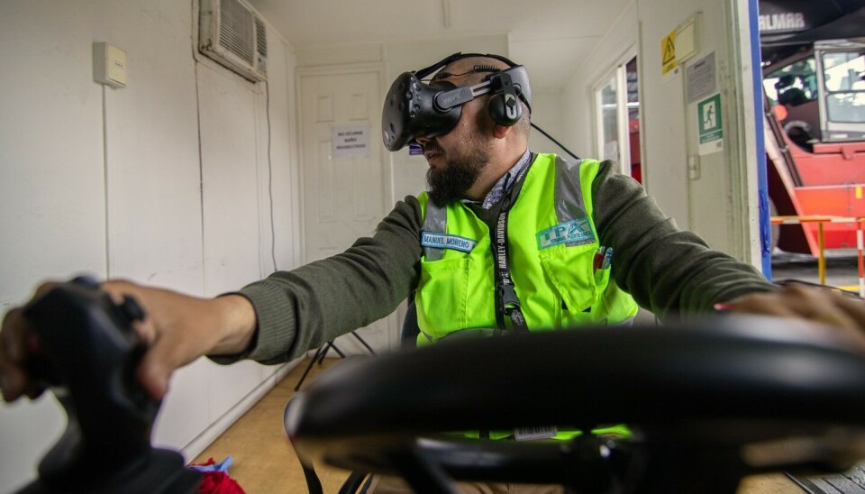 Con tecnología de realidad virtual capacitaron al equipo técnico de la empresa portuaria nortina.