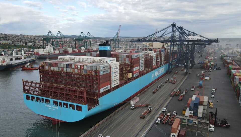 El Maersk Herrera tiene 353 metros de eslora y 53,5 metros de manga y continuará luego su ruta hacia Oriente.