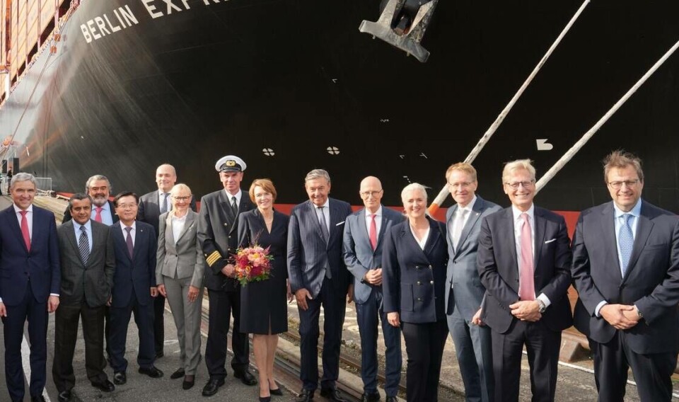 Algunos de los asistentes a la ceremonia en el puerto de Hamburgo, entre ellos Luksic y Hasbún.