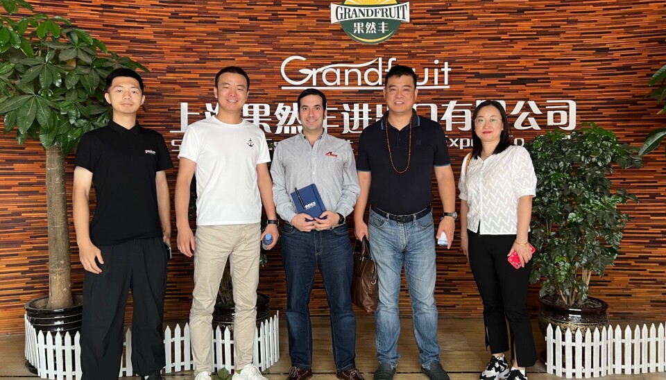 Manuel Huidobro junto a representantes de los importadores chinos.