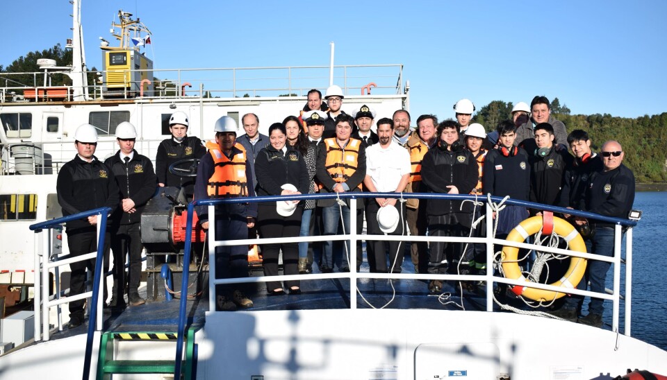 Tripulación y estudiantes en el viaje de instrucción que ayudará a fomentar la formación de profesionales para la marina mercante.