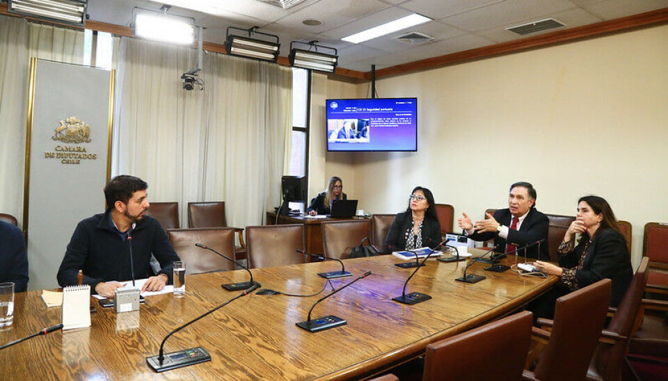 Diputados integrantes de la comisión investigadora que recibieron el informe de Camport.