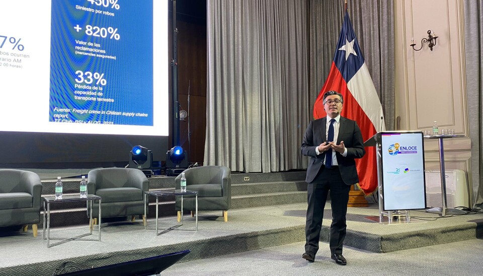 Eduardo Hernández, gerente legal de empresa ALTO durante su charla.