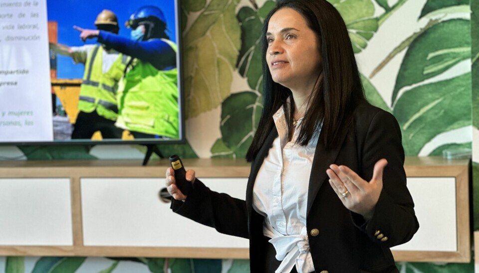 La Gerente de Desarrollo y Sostenibilidad de Puertos Talcahuano, Guacolda Vargas, durante su participación en el encuentro que organizó el Centro de Investigación Marítimo Portuario de la Universidad Católica de la Santísima Concepción.