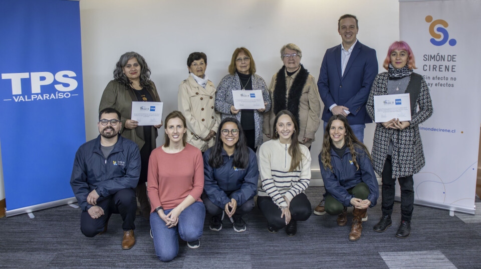 Foto del equipo de TPS en entrega de diplomas a Fundación Simón de Cirene.