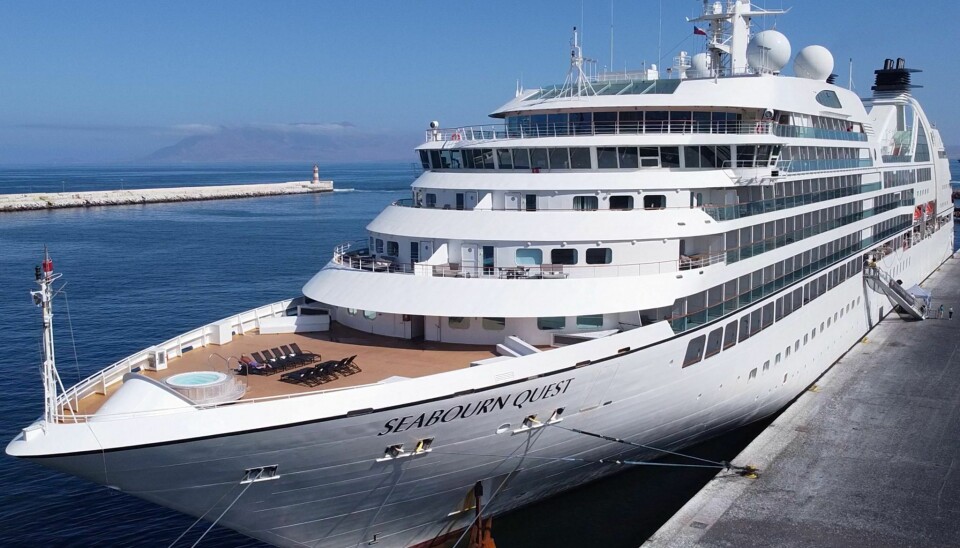 El Seabourn Quest es un barco de 198 metros de eslora y 30.000 toneladas de peso.