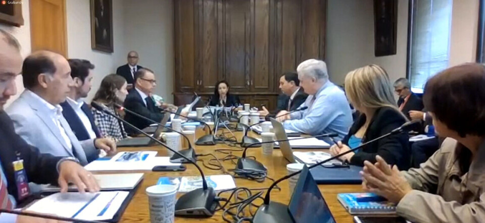 Distintas agrupaciones de gente de mar se reunieron con la Comisión de Transportes del Senado.