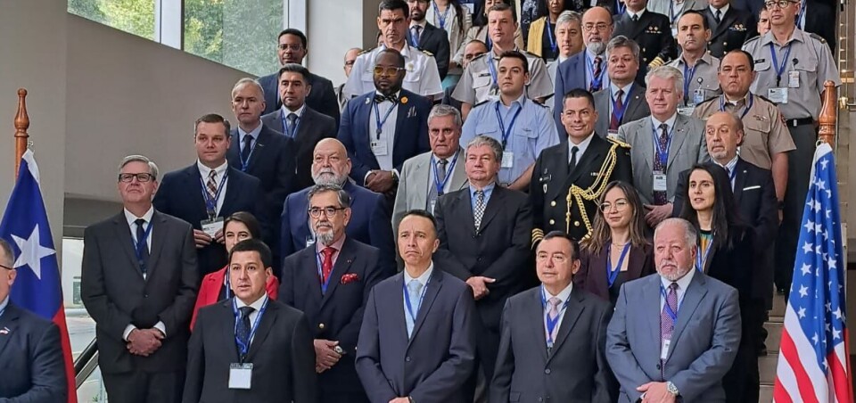 Personal de Aduanas junto a los participantes de este taller enfocado en amenazas a la seguridad.