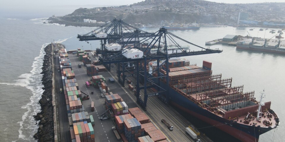 Un hito en el terminal portuario con el arribo de esta gigantesca nave de carga.