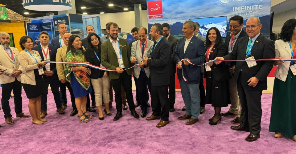 La delegación de la Región del Biobío presente en la feria de cruceros de Miami.