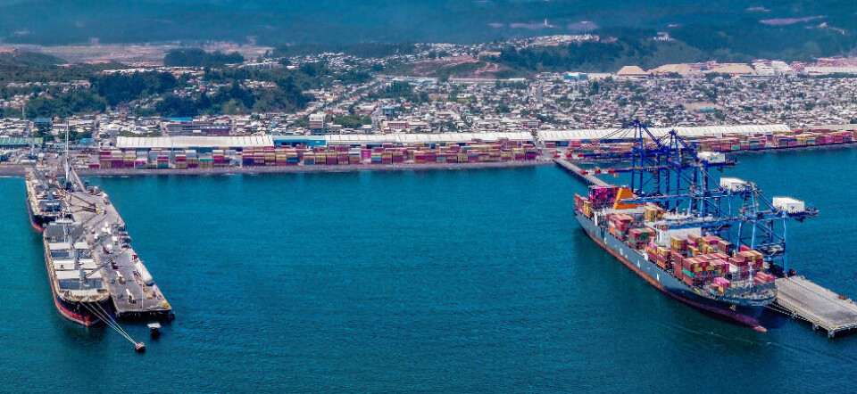La paralización del Puerto Coronel comienza a generar problemas en el gremio exportador de la zona.