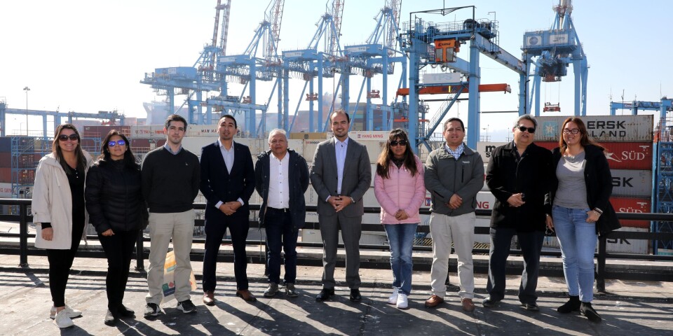 Durante la jornada la delegación recorrió las instalaciones de los terminales.