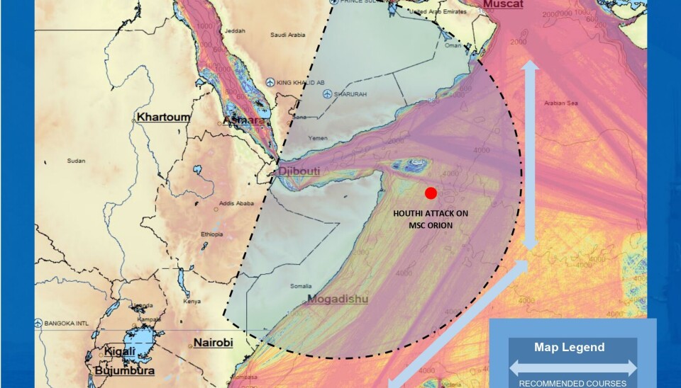 En el mapa, las flechas indican los lugares recomendados para el tráfico marítimo. Recomendado evitar pasar por el Mar Rojo.