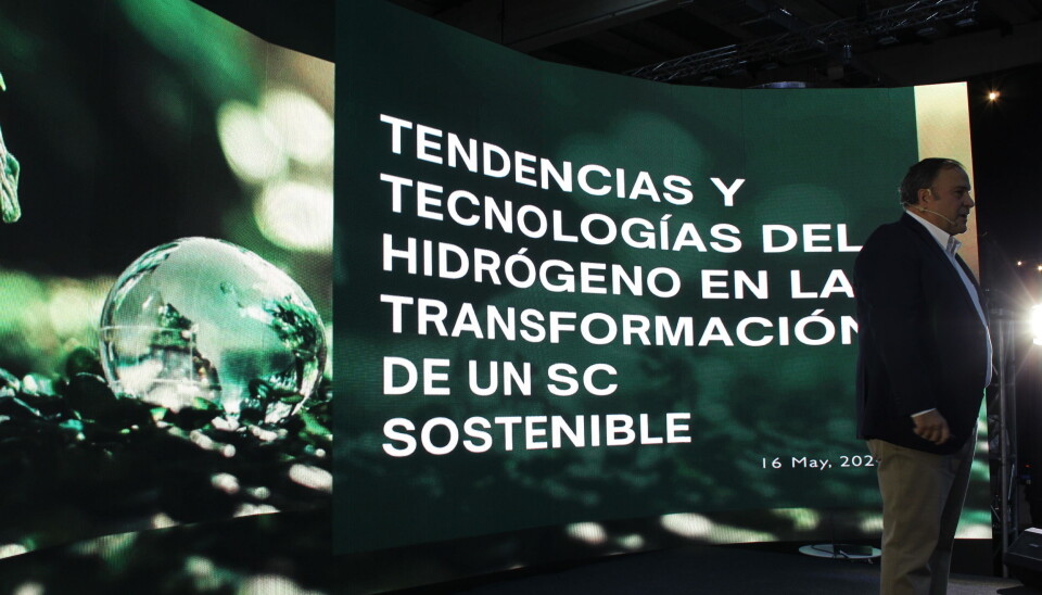 Patricio Dallán en su exposición sobre el hidrógeno y sostenibilidad.