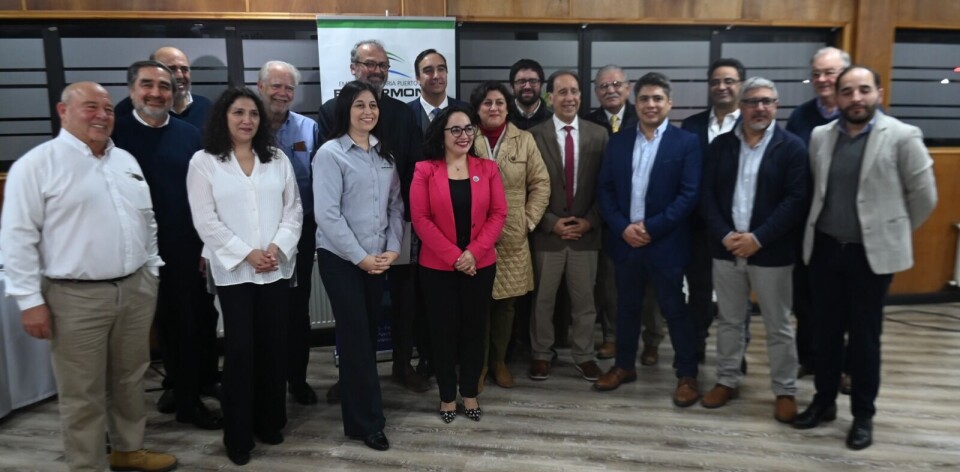 Autoridades portuarias y regionales se reunieron en esta sesión de trabajo.