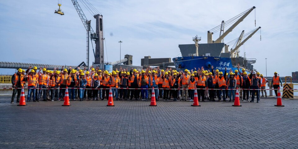 Trabajadores del terminal tras el encuentro portuario donde discutieron las problemáticas de la labor.