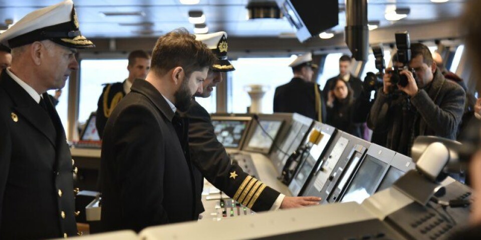 El presidente Gabriel Boric conoció en profundidad la tecnología del rompehielos.