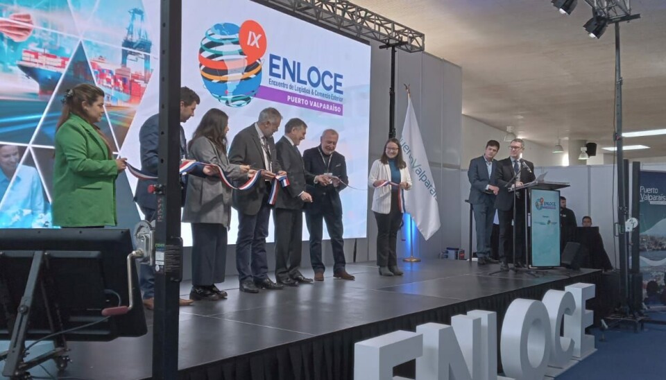 Autoridades en el tradicional corte de cinta inaugura de la IX Enloce 2024.