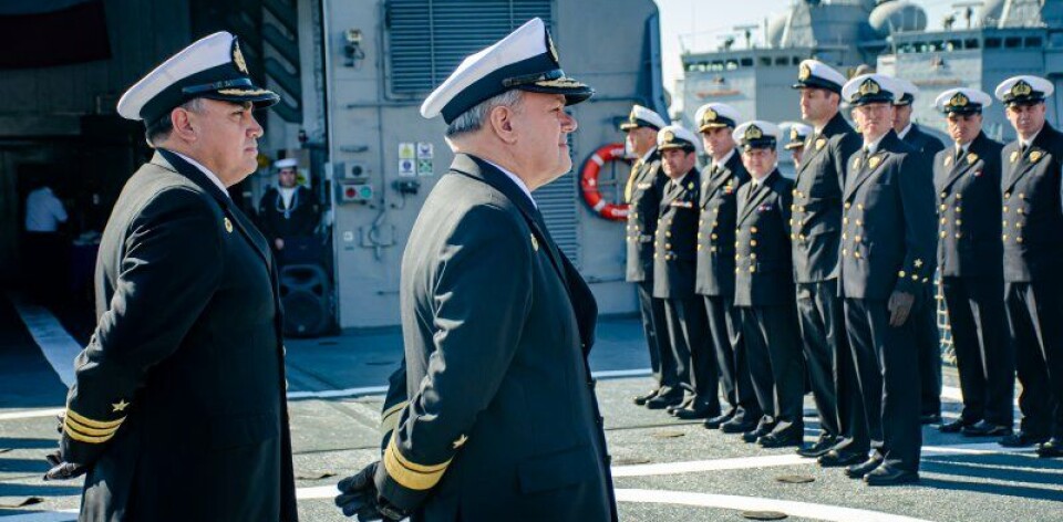 Autoridades navales durante la ceremonia de aniversario del patrullero 'Comandante Toro'.