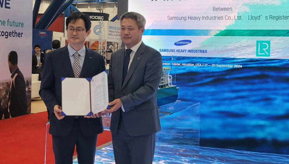 Ejecutivos de Lloyd's Register y Samsung Heavy Industries tras el acuerdo alcanzado en Houston.