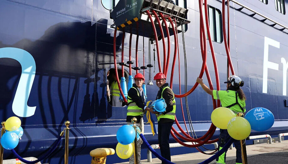 La instalación de carga eléctrica está construida según estándares internacionales.