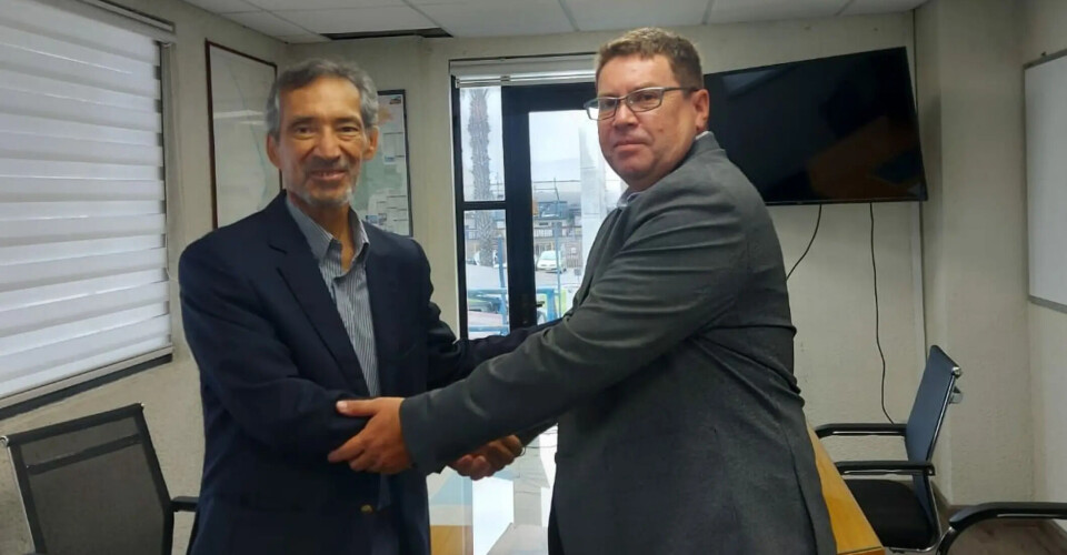 Mario Moya, presidente del directorio de EPA, junto al gerente general de la empresa, Jorge Cáceres.