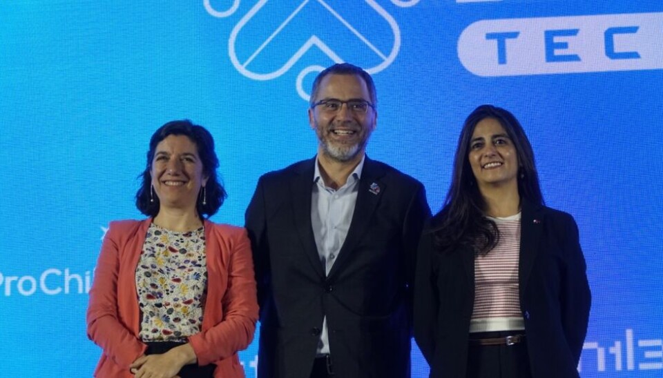 Autoridades en la inauguración del evento en el Club de La Unión.