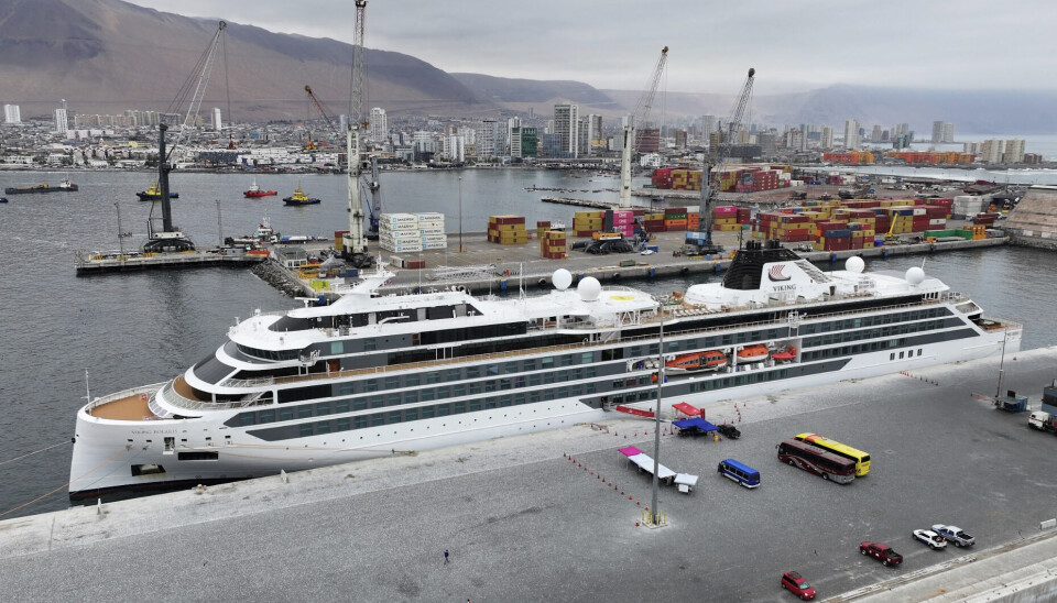 La nave llegó procedente del puerto de Callao en Perú.