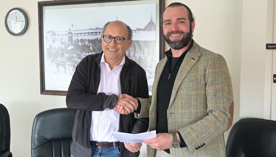 Ejecutivos tras la firma del acuerdo para los proyectos que tienen relación con el hidrógeno.
